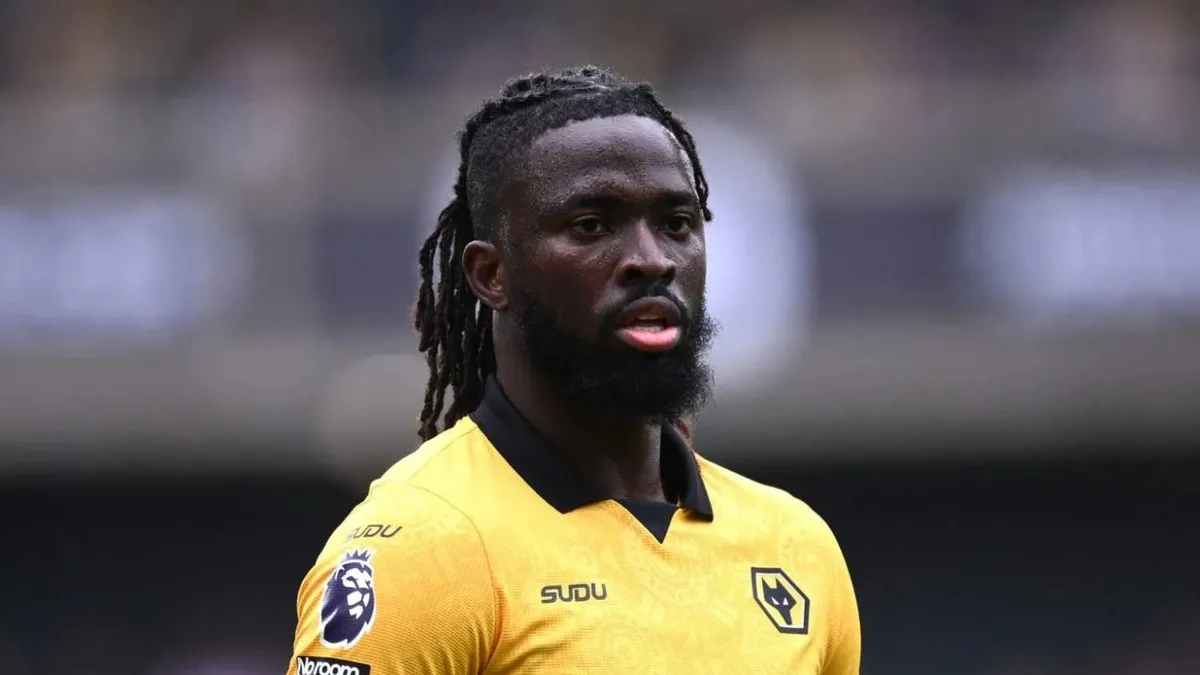 Trabzonsporlu yöneticiler, Wolverhampton ile Tolu Arokodare transferi için görüşüyor.