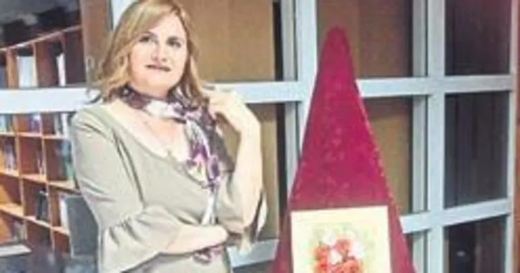 Ressam Güher’in seramik gülü