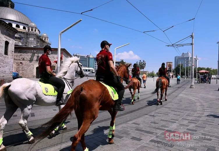 Atlı polislerden, Taksim’de denetim...