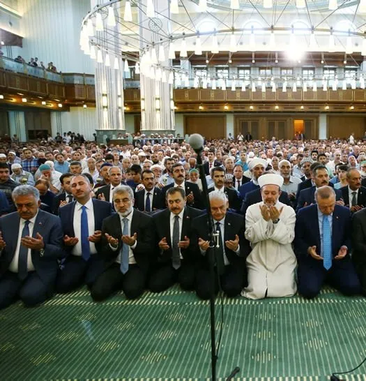Cumhurbaşkanı Erdoğan, cuma namazını Millet Camisi’nde kıldı