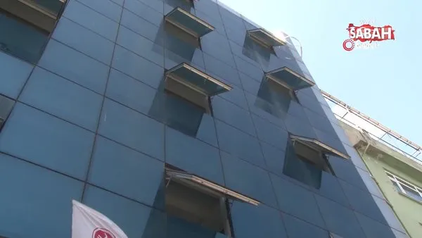 Ataşehir’de otelde satırlı tahliye krizi: Camları söktü, duvarları kırdı | Video