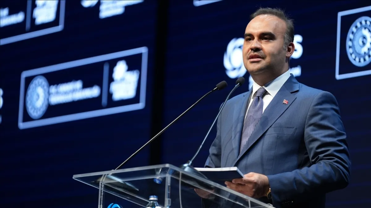 Bakan Kacır, SAHA 2026 kapsamındaki ikili görüşmelerini değerlendirdi Bakan Kacır, SAHA 2026 kapsamındaki ikili görüşmelerini değerlendirdi