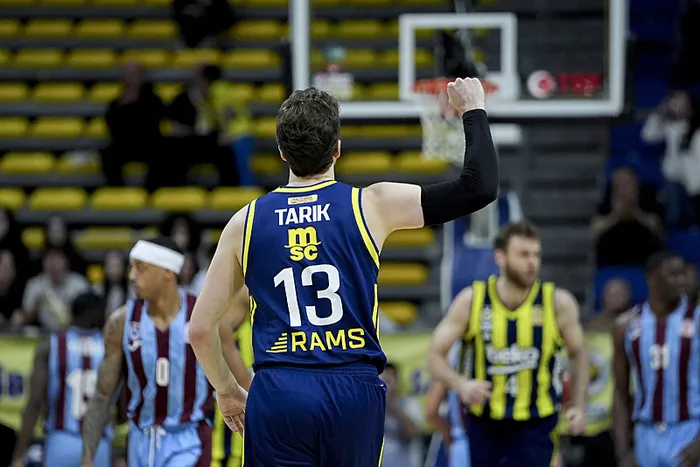 fenerbahce-beko-trabzonsporu-maglup-etti-1776610052591.jpeg