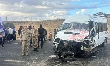 Van’da okul servisi ile TIR çarpıştı: 15 kişi yaralandı! #van