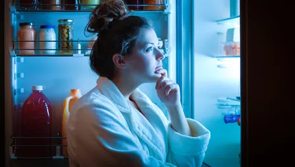 Sıcak havalarda uyuyamayanlara doğal uyku ilacı! Uyumadan bir saat önce bunu içerseniz…