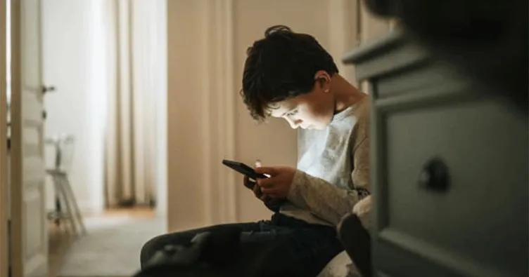 13 yaşın altında cep telefonu riskli