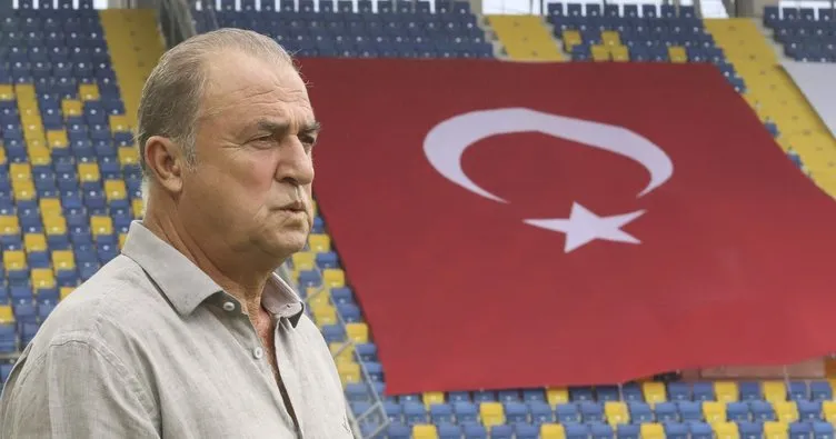 Fatih Terim Galatasaray'da 900. maçına çıktı