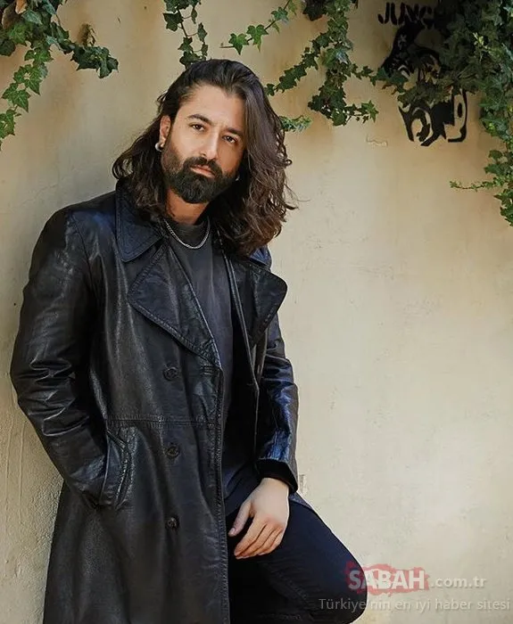 Koray Avcı koronavirüse dikkat çekmek için �kırmızı çizgim� dediği