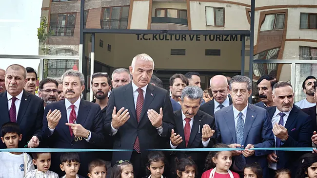 kutuphaneler-cumhuriyet-tarihinin-rekor-sayilarina-ulasti-1785854840823.jpeg
