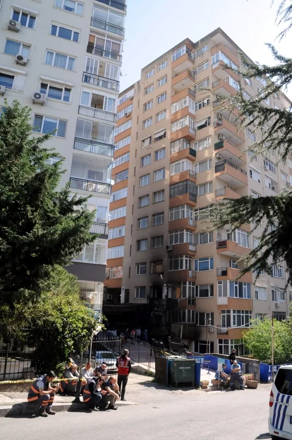yanan-gece-kulubunun-bulundugu-apartmanda-guvenlik-onlemleri-kaldirilmadi-1712406201082.jpg