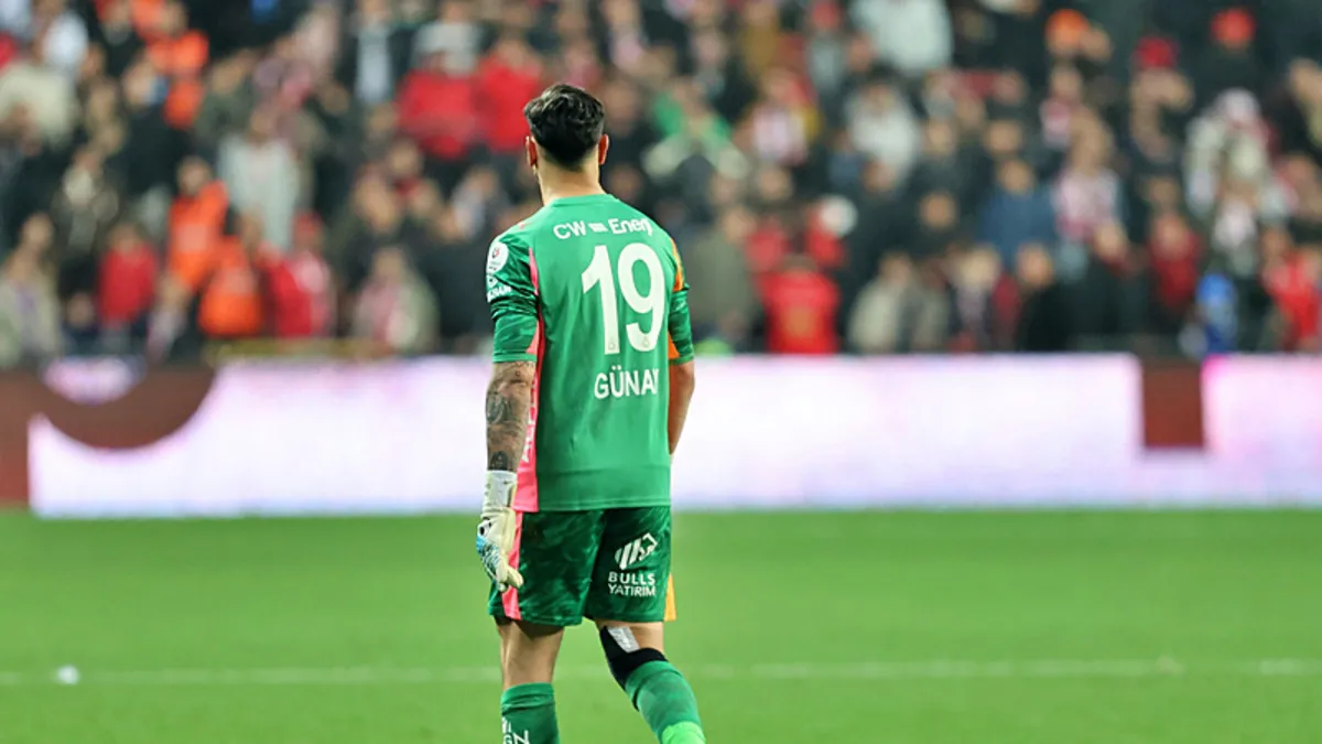 Galatasaray’da sakatlık! Oyuna devam edemedi Galatasaray’da sakatlık! Oyuna devam edemedi