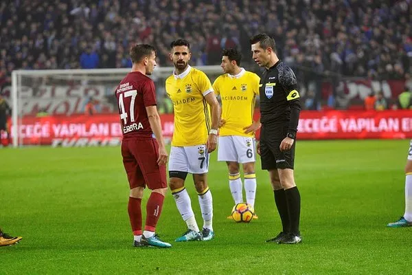 Trabzonspor-Fenerbahçe maçından kareler