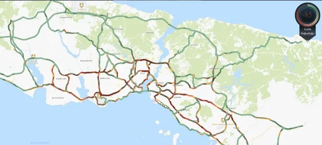 istanbulda-bayram-gocu-basladi-trafik-yogunlugu-yuzde-80i-asti-1743173095721.jpg