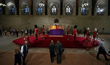 Kraliçe 2. Elizabeth’in naaşı halkın ziyaretine açıldı