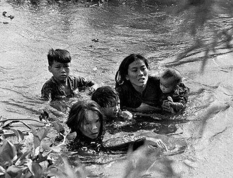 Tarihin tozlu raflarından çıkan en acı fotoğraflar