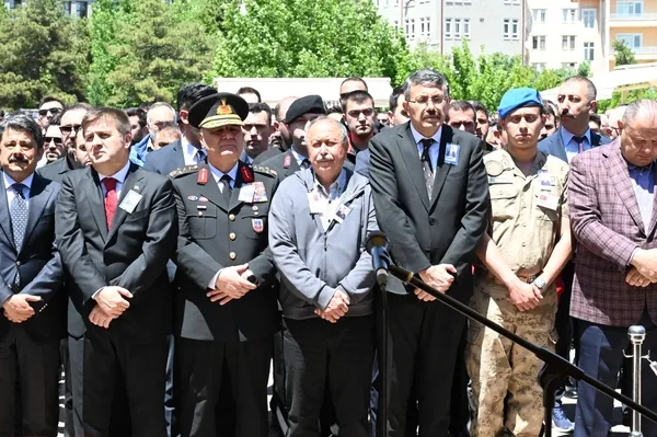 trafik-guvenligi-icin-canini-verdi-sehit-yusuf-ergun-son-yolculuguna-ugurlandi-1780225305309.jpg