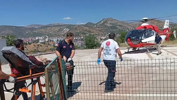 el-parmaklarindan-yaralanan-kadin-ambulans-helikopterle-malatyaya-sevk-edildi-1788528622115.jpg
