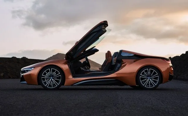 2019 BMW i8 Roadster fiyatı ve özellikleri