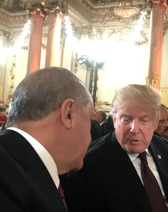 Erdoğan Paris’te liderlere verilen yemekte Trump ile görüştü