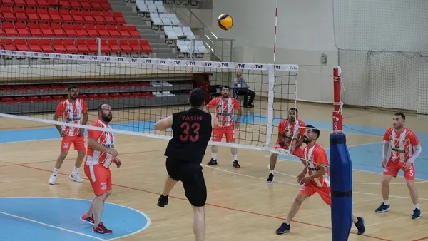 15-temmuz-demokrasi-ve-milli-gunu-2024-yili-kurumlar-arasi-voleybol-turnuvasi-sampiyonu-il-emniyet-mudurlugu-o-1720682903434.jpg