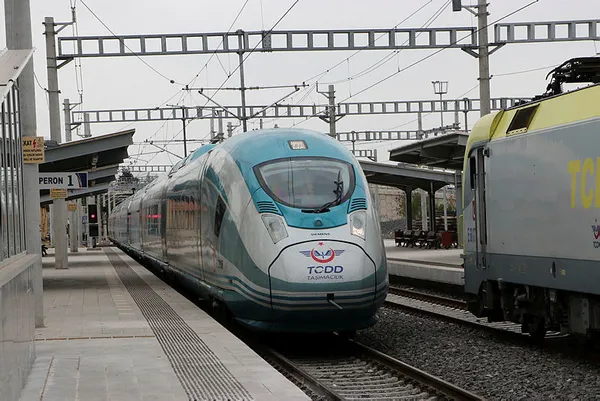 detaylar-belli-oldu-turkiye-hizli-tren-hatlariyla-baglanacak-1623469222284.jpg