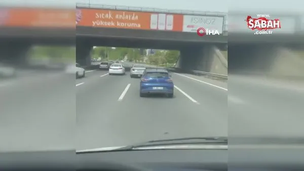 Beykoz’da makas atarak önündeki aracı sıkıştıran sürücü kamerada | Video