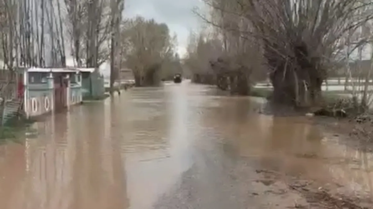 Baraj kapakları açılınca Kızılırmak taştı! Köy su altında kaldı Baraj kapakları açılınca Kızılırmak taştı! Köy su altında kaldı
