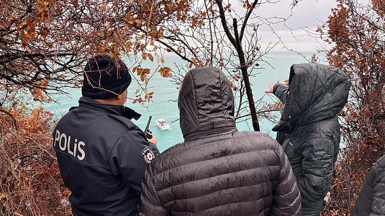 Antalya’da endişeli bekleyiş: Falezlerden düşen aracın sürücüsünden 4 gündür haber yok!