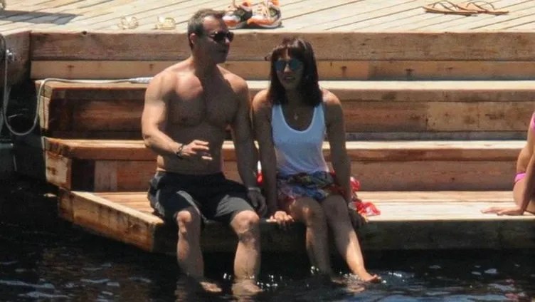 Murat Başoğlu ile eşi iskelede aşka geldi