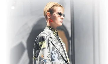 Kolunuza Van Gogh kulağınıza Picasso