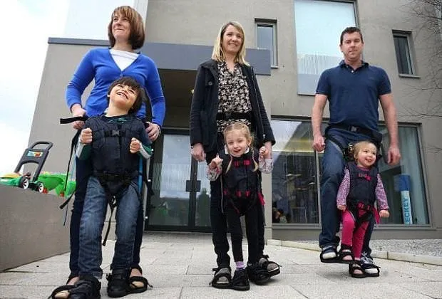 Engelli çocukların ilk adım sevinci