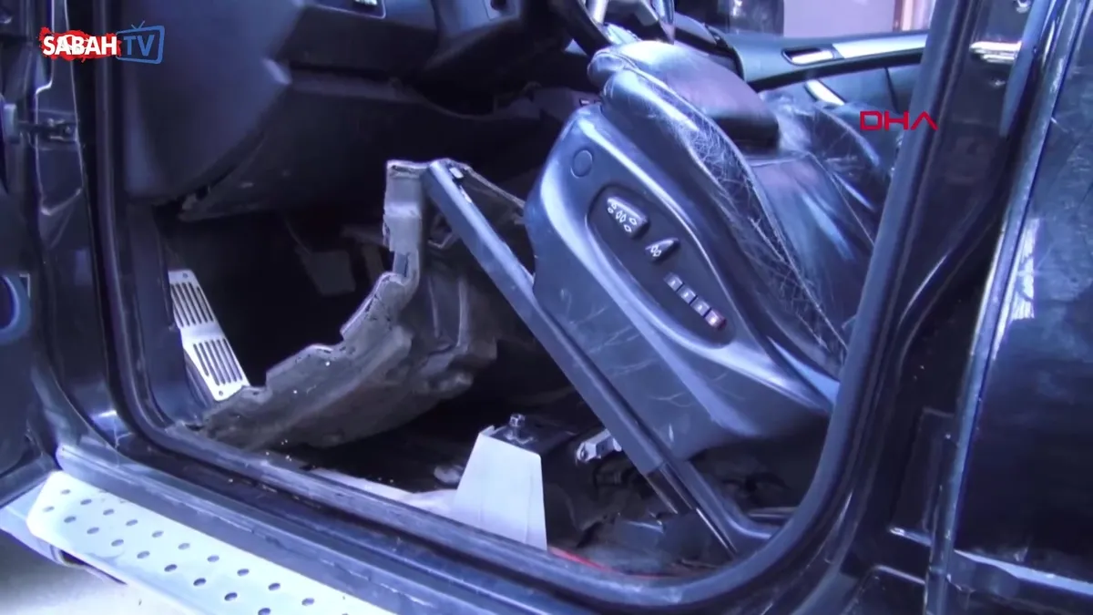 Batman’da TIR’ın taşıdığı cipin tabanında 24,6 kilo uyuşturucu ele geçirildi | Video videosunu izle Batman’da TIR’ın taşıdığı cipin tabanında 24,6 kilo uyuşturucu ele geçirildi | Video videosunu izle