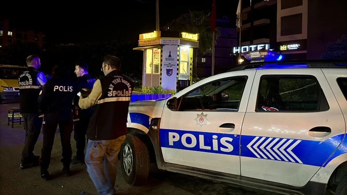 Taksi durağında bıçaklı kavga: 1'i ağır 2 yaralı