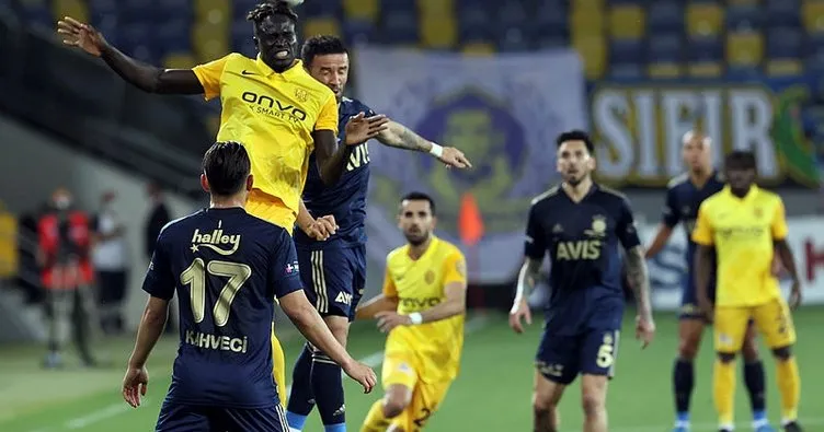 Son dakika: Fenerbahçe son saniyelerde galibiyete uzandı! Golcü sahneye çıktı!
