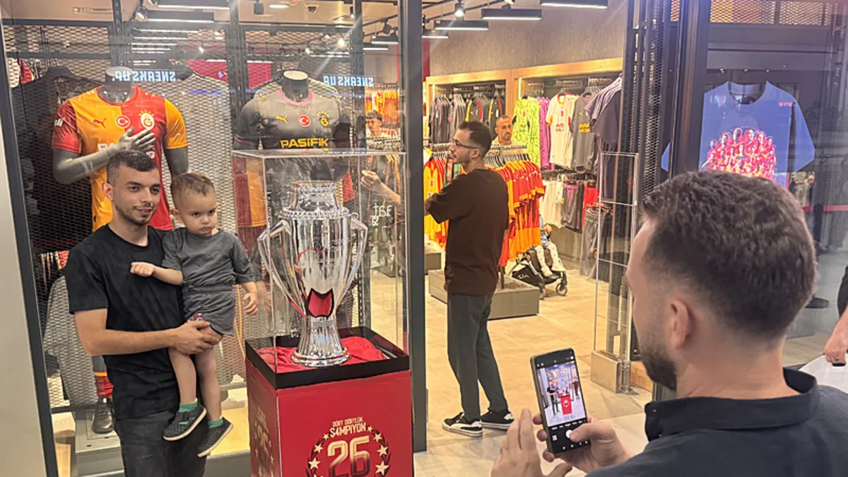 Galatasaray’ın şampiyonluk kupası Düzce’de! – Son Dakika Spor Haberleri Galatasaray’ın şampiyonluk kupası Düzce’de! – Son Dakika Spor Haberleri