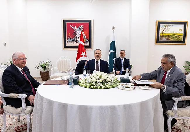 disisleri-bakani-hakan-fidan-acikladi-turkiye-pakistan-aciklarinda-petrol-ve-dogalgaz-arayacak-1752066173138.jpeg