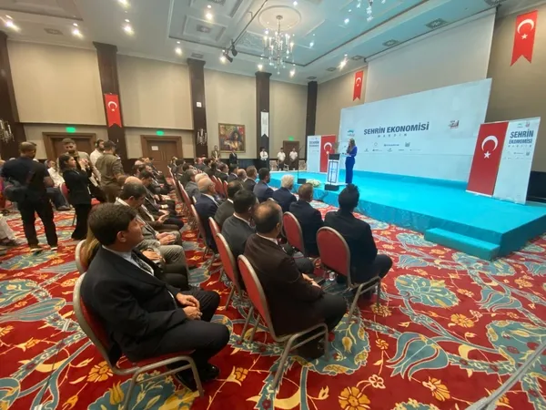 turkuvaz-medyanin-sehrin-ekonomisi-programinin-duragi-mardin-oldu-mardin-ekonomisi-masaya-yatirildi-1759242517367.jpg
