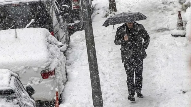 son-dakika-meteoroloji-uyardi-lapa-lapa-kar-geliyor-istanbula-kar-ne-zaman-yagacak-1765260913506.jpg (716×404)