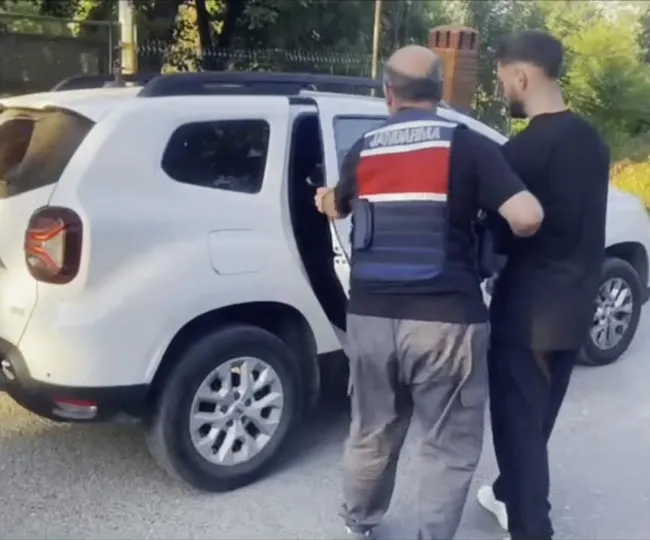 son-dakika-istanbul-merkezli-11-ilde-yasa-disi-bahis-operasyonu-2-yilda-15-milyar-liralik-islem-hacmi-tespit-e-1781246949233.jpg