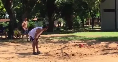 Ronaldinho hapishanede şova devam ediyor!