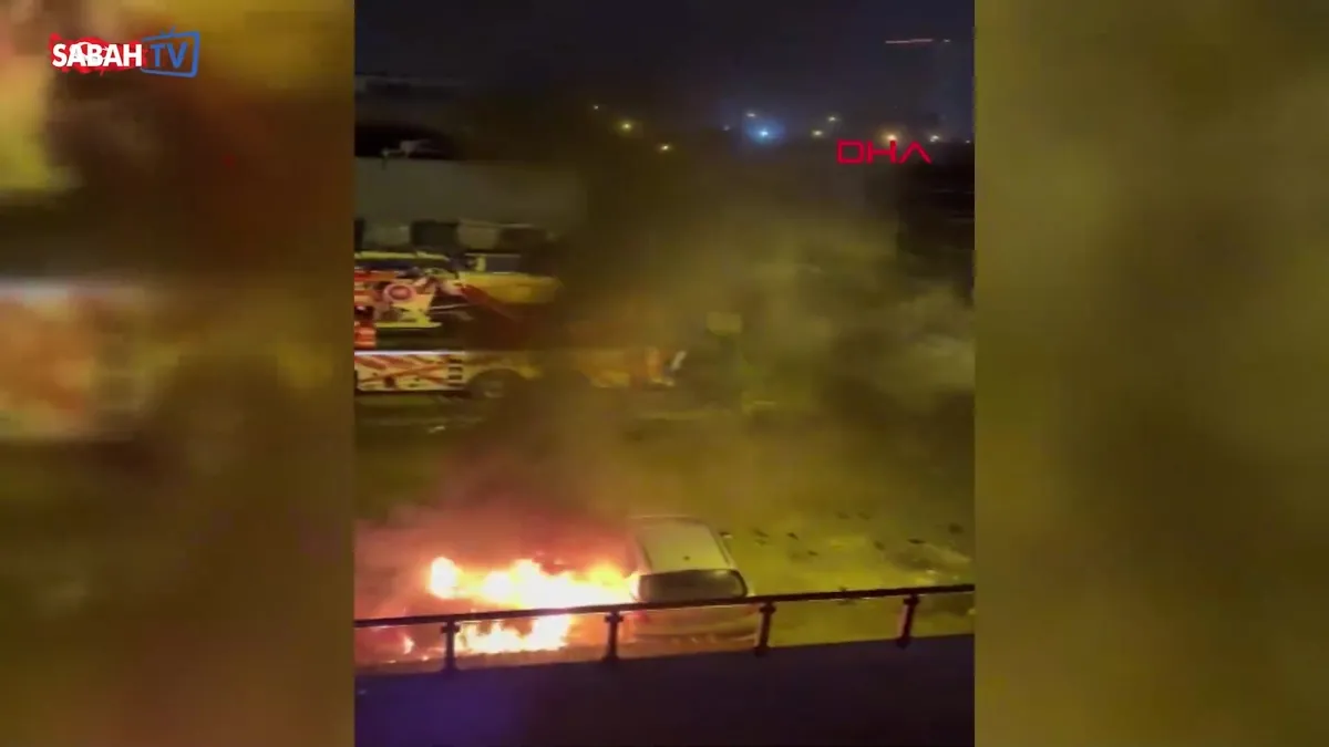 Hatay’da park halindeki otomobil alev aldı videosunu izle Hatay’da park halindeki otomobil alev aldı videosunu izle