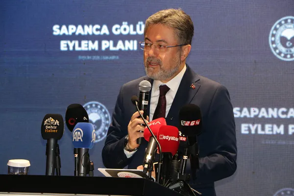 bakanlik-dugmeye-basti-sapanca-golu-alarm-veriyor-255-milyar-tllik-eylem-plani-1793455503198.jpg