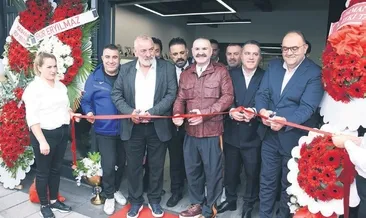 Tespih mağazası açılışında buluştular