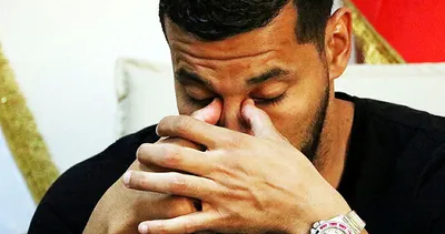 Andre Santos ağlayarak veda etti