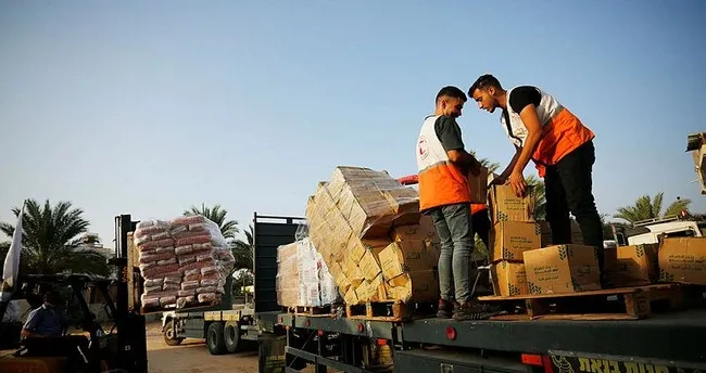 Gazze için insani yardım taşıyan 12 tır daha Refah Sınır Kapısı’ndan giriş yaptı Gazze için insani yardım taşıyan 12 tır daha Refah Sınır Kapısı’ndan giriş yaptı