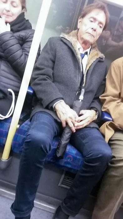 Emlak kralı ünlü şarkıcıyı metroda kimse tanımadı