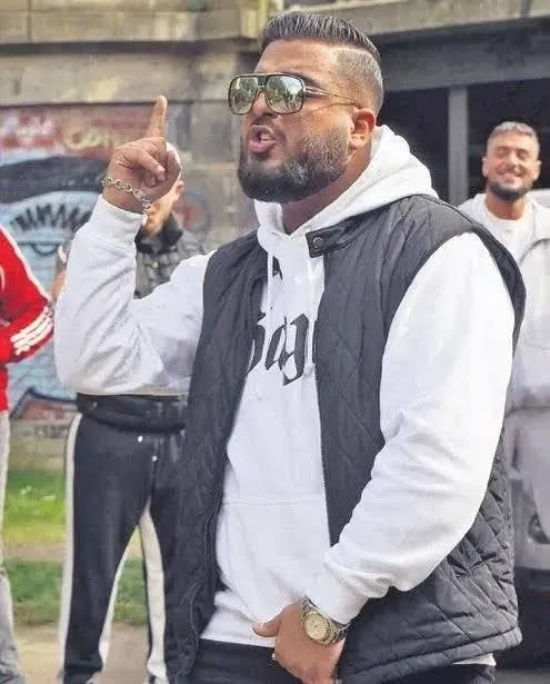 Ünlü rapçi Erdem Atalay Almanya’da tutuklandı! Dağa kaldırıp 2 gün işkence etmişler