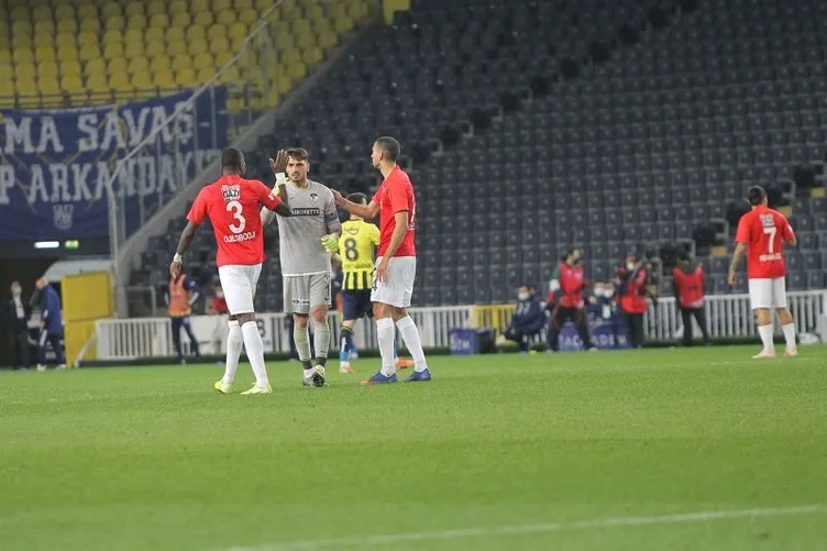 Son dakika: Fenerbahçe maçı sonrası Altay Bayındır’a şok sözler! 20 yaşındaki çocuk, arkadaşına...
