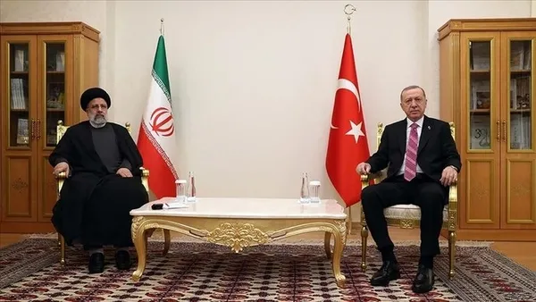baskan-erdogan-ile-iran-cumhurbaskani-reisi-telefonda-gorustu-1642883209042.jpg Son dakika: Başkan Erdoğan ile İran Cumhurbaşkanı Reisi telefonda görüştü! İşte iki liderin ele aldığı konular