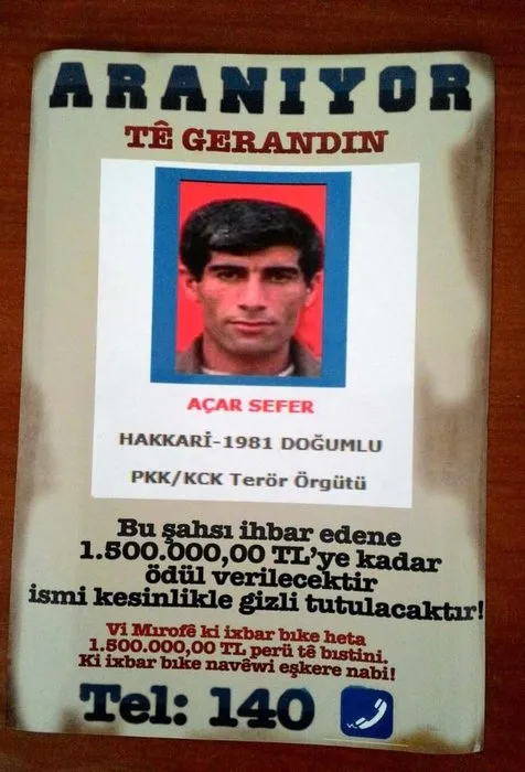 Bitlis’te aranan PKK’lıların afişleri asıldı!